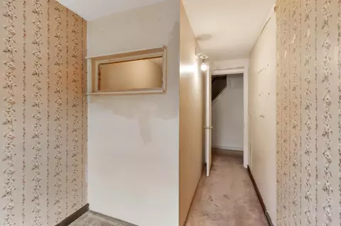 Entry Way - 352 Stackpole St, Lowell, MA 01852 photo 5 of 6