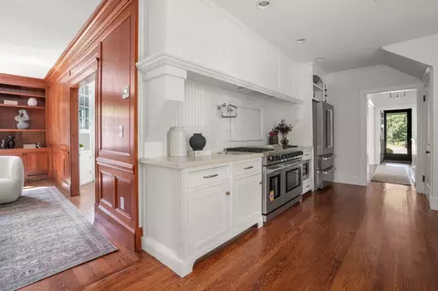 Entry Way - 28 Green St, Needham, MA 02492 photo 1 of 4