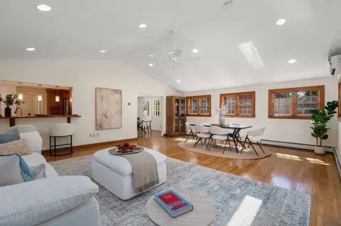 Living - 139 Webster St, Needham, MA 02494 photo 4 of 7