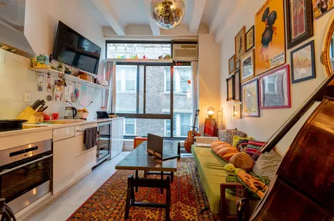 12 Stoneholm St #315, Boston, MA 02115
