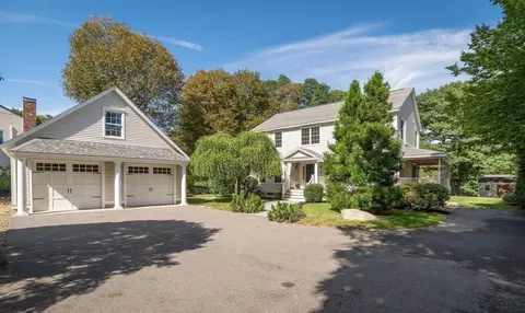 51 South St, Rockport, MA 01966