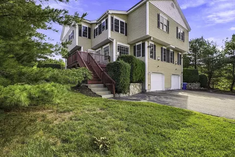 4 Paul Revere #4, Hopkinton, MA 01748
