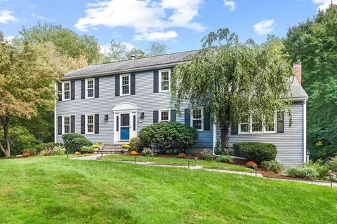 18 Fredric Ln, Mansfield, MA 02048