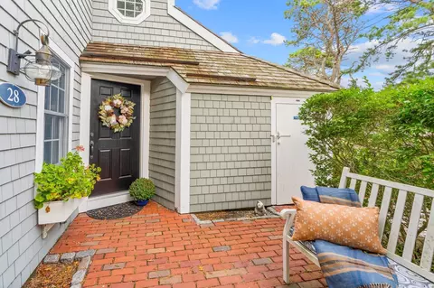 Exterior - 28 Flying Cloud Cr, Mashpee, MA 02649 photo 2 of 5