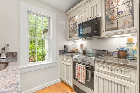 Kitchen - 28 Flying Cloud Cr, Mashpee, MA 02649 photo 2 of 3