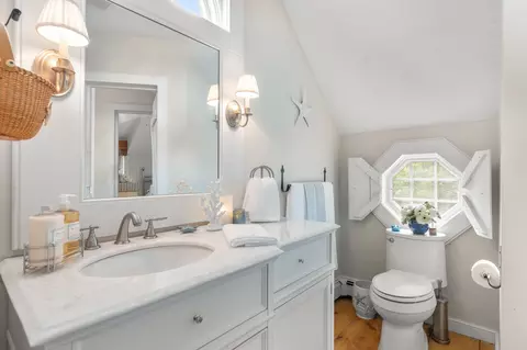 Bath - 28 Flying Cloud Cr, Mashpee, MA 02649 photo 3 of 3