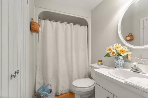 Bath - 28 Flying Cloud Cr, Mashpee, MA 02649 photo 1 of 3