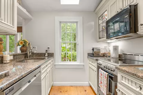 Kitchen - 28 Flying Cloud Cr, Mashpee, MA 02649 photo 1 of 3