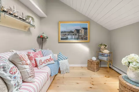 Living - 28 Flying Cloud Cr, Mashpee, MA 02649 photo 3 of 3