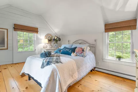 Bedroom - 28 Flying Cloud Cr, Mashpee, MA 02649 photo 1 of 2
