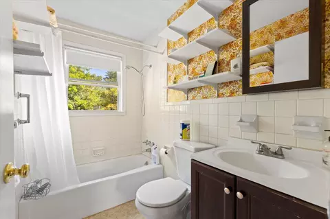 Bath - 43 Lynde St, Athol, MA 01331 photo 1 of 1
