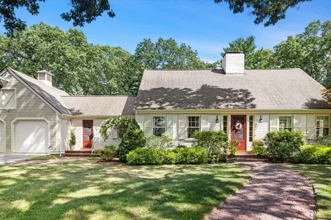 59 Beaverbrook Ln, Duxbury, MA 02332