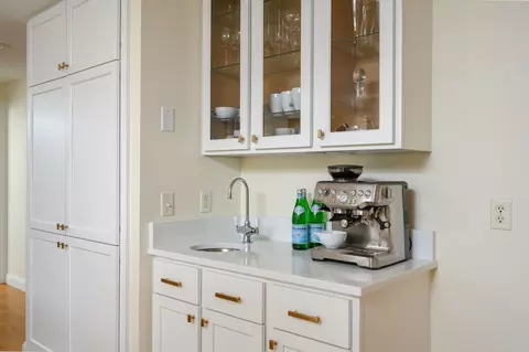 Kitchen - 37 Ward St, Hingham, MA 02043 photo 5 of 5