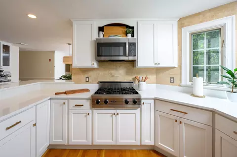 Kitchen - 37 Ward St, Hingham, MA 02043 photo 3 of 5