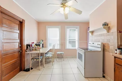 Entry Way - 15 Maple Tree Ln, Worcester, MA 01602 photo 1 of 3