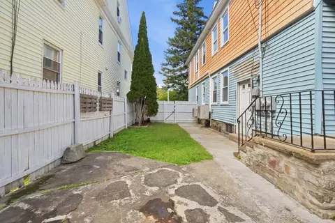 Exterior - 15 Maple Tree Ln, Worcester, MA 01602 photo 5 of 8