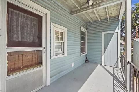 Exterior - 15 Maple Tree Ln, Worcester, MA 01602 photo 4 of 8