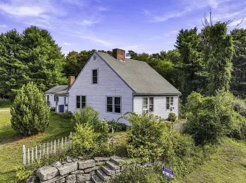Exterior - 15 North St, Upton, MA 01568 photo 1 of 11