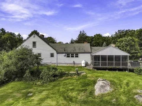 Exterior - 15 North St, Upton, MA 01568 photo 2 of 11