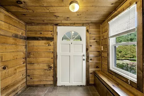 Entry Way - 15 North St, Upton, MA 01568 photo 1 of 1
