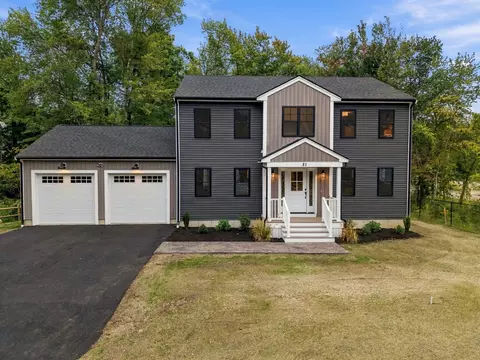 81 Sherrick Ave, Holbrook, MA 02343