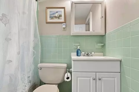 Bath - 11 Sweetser Ave, Reading, MA 01867 photo 3 of 3