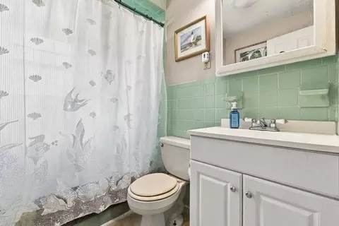 Bath - 11 Sweetser Ave, Reading, MA 01867 photo 2 of 3