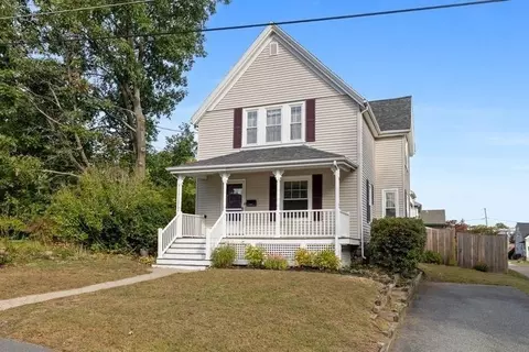 Exterior - 11 Sweetser Ave, Reading, MA 01867 photo 2 of 10