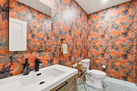 Bath - 25 Meadowbrook Rd, Dover, MA 02030 photo 1 of 3