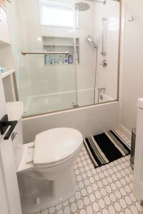 Bath - 16 Thayer St, Worcester, MA 01603 photo 1 of 3