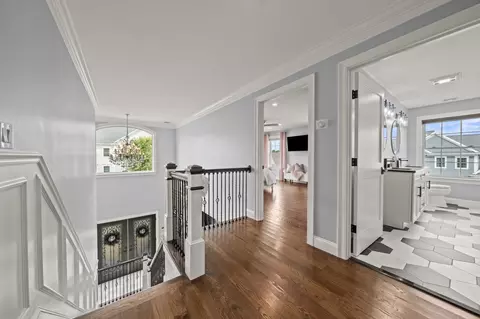 Entry Way - 2 Oneil Way, Saugus, MA 01906 photo 3 of 4