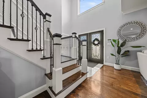 Entry Way - 2 Oneil Way, Saugus, MA 01906 photo 2 of 4