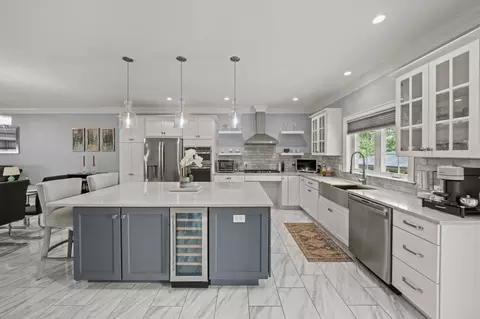 Kitchen - 2 Oneil Way, Saugus, MA 01906 photo 4 of 4