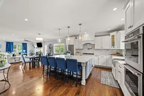 Kitchen - 2 Oneil Way, Saugus, MA 01906 photo 3 of 4