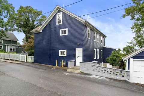 Exterior - 376 N Underwood St, Fall River, MA 02720 photo 2 of 7