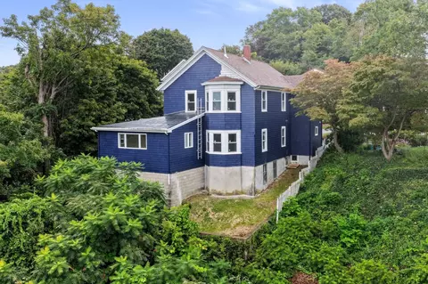 Exterior - 376 N Underwood St, Fall River, MA 02720 photo 7 of 7
