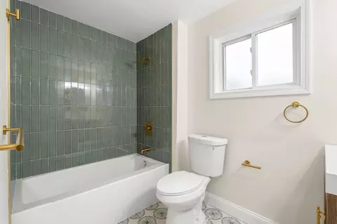 Bath - 376 N Underwood St, Fall River, MA 02720 photo 4 of 5