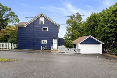 Exterior - 376 N Underwood St, Fall River, MA 02720 photo 3 of 7