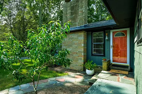 15 Harding St, New Bedford, MA 02740