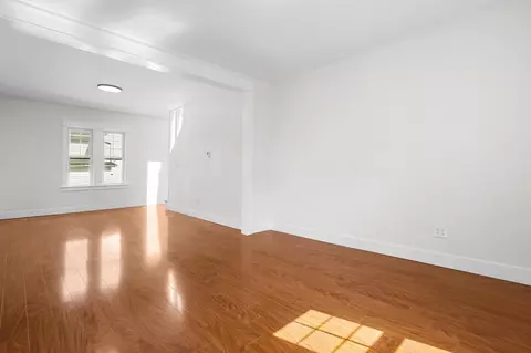 Living - 256 Weetamoe St, Fall River, MA 02720 photo 4 of 7
