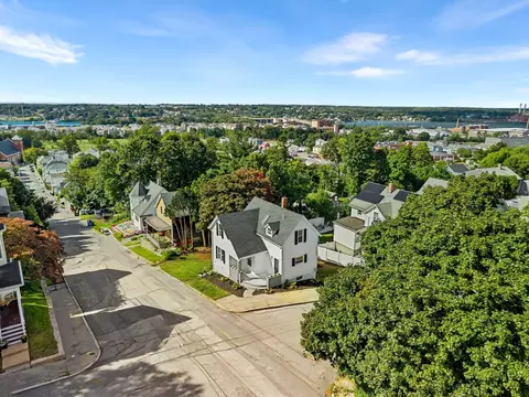 View/Area - 256 Weetamoe St, Fall River, MA 02720 photo 2 of 3