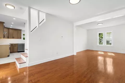 Living - 256 Weetamoe St, Fall River, MA 02720 photo 3 of 7