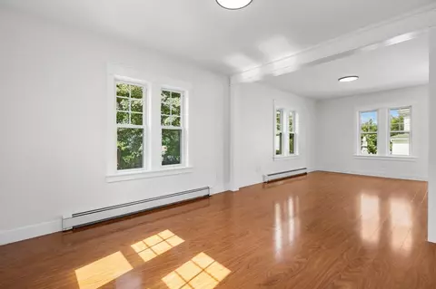 Living - 256 Weetamoe St, Fall River, MA 02720 photo 5 of 7