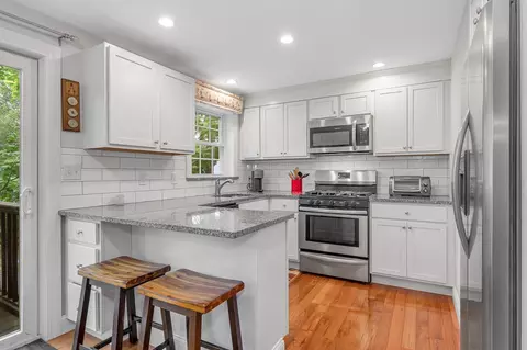80 Smith St #3A, Lowell, MA 01851