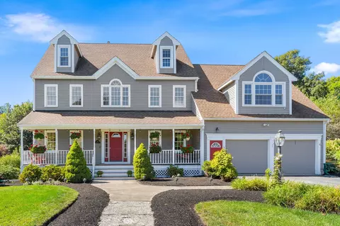 28 Farmington Dr, Shrewsbury, MA 01545