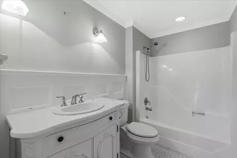 Bath - 10 Floret Cir #10, Hingham, MA 02043 photo 2 of 2