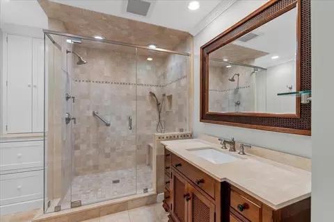 Bath - 10 Floret Cir #10, Hingham, MA 02043 photo 1 of 2