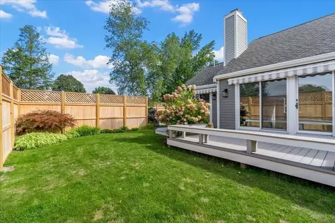Exterior - 10 Floret Cir #10, Hingham, MA 02043 photo 8 of 11