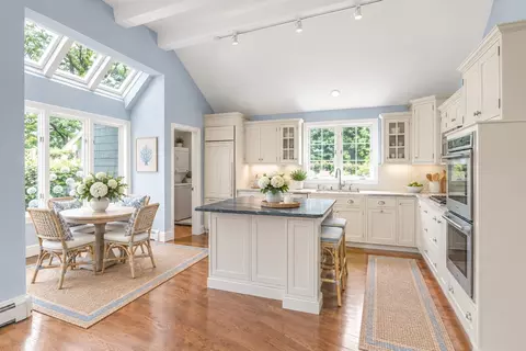 Kitchen - 10 Floret Cir #10, Hingham, MA 02043 photo 3 of 4