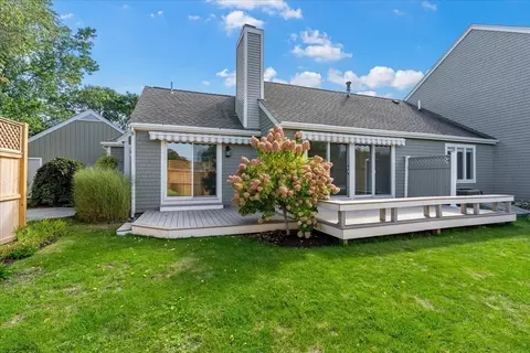 Exterior - 10 Floret Cir #10, Hingham, MA 02043 photo 7 of 11